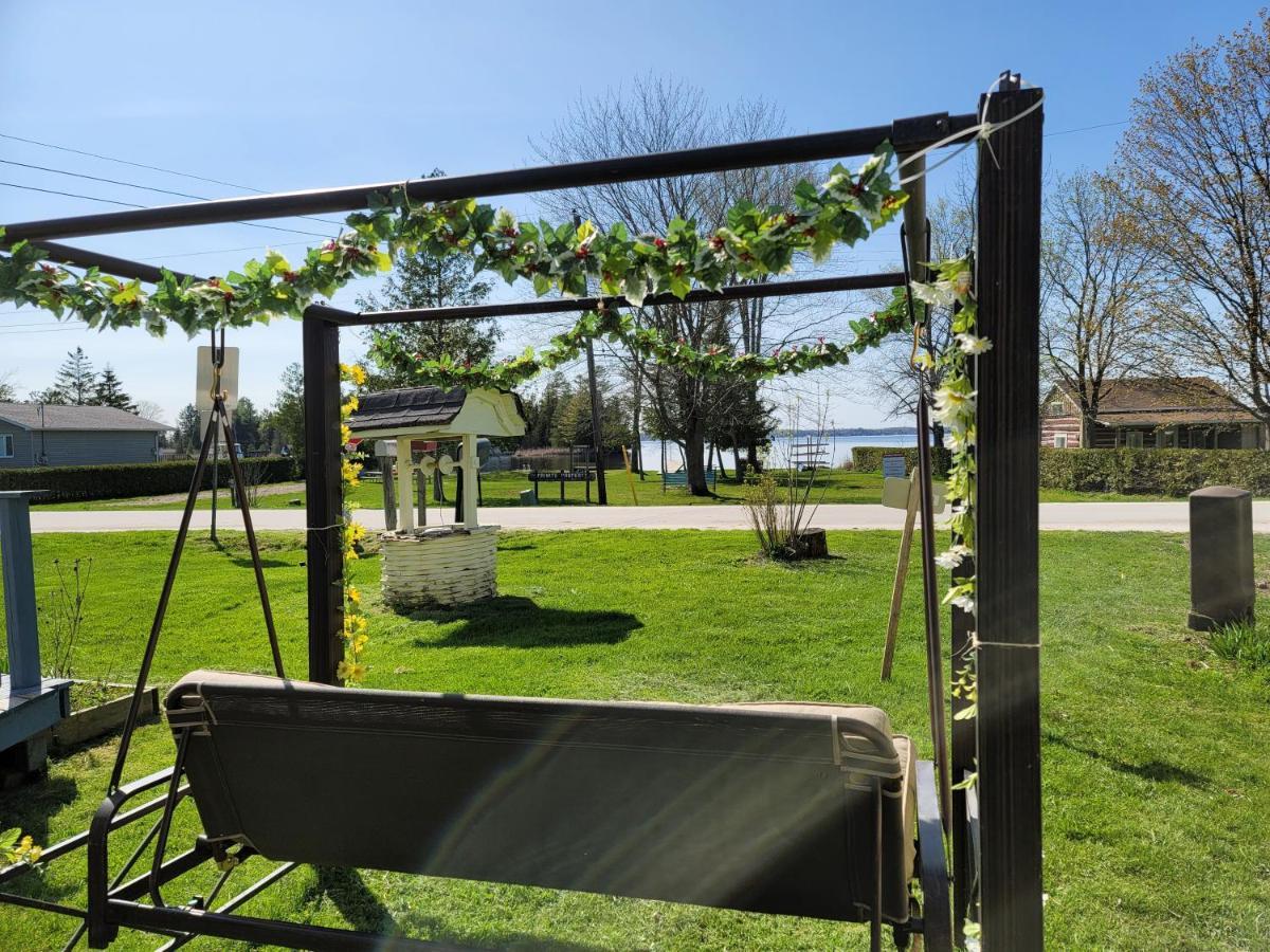 Fun Place With A Sandy Beach For Swimming, Boating, And Fishing, Featuring 3 Available Cabins Fenelon Falls 外观 照片